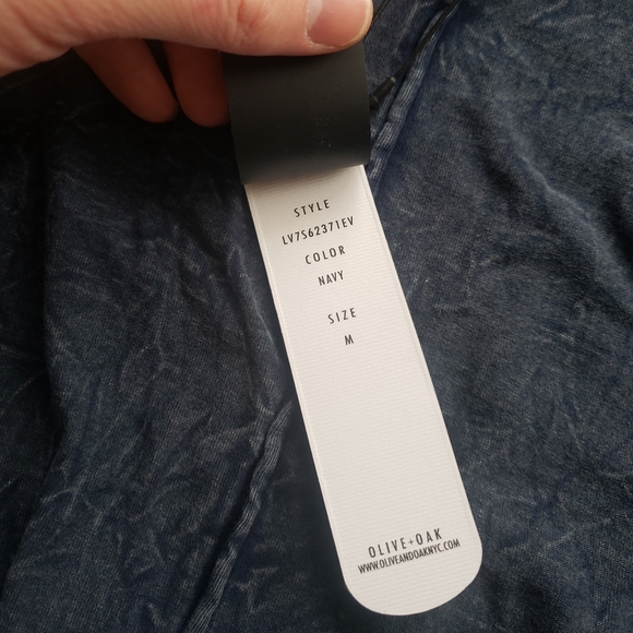 Olive & Oak Navy Blue Tank Size M - Picture 6 of 6